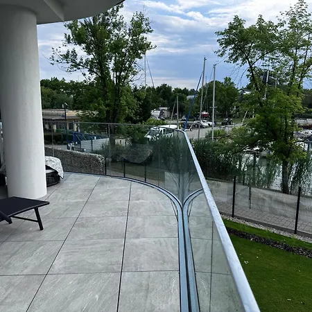 Apartament Szemesbay Lakas B 101