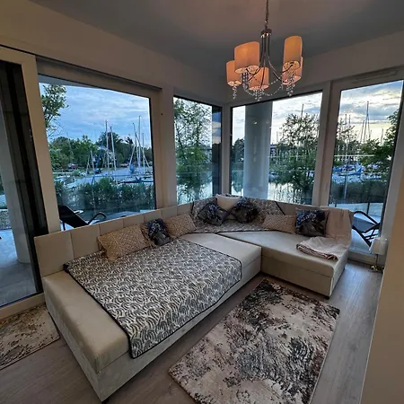 Szemesbay Lakas B 101 *