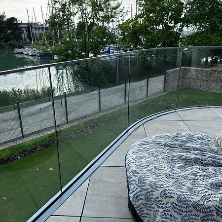 Apartament Szemesbay Lakas B 101