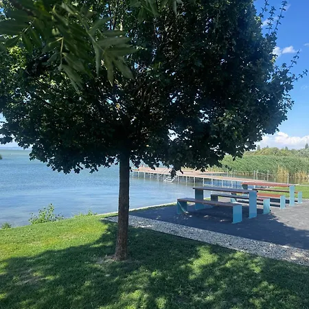 Szemesbay Lakas B 101 Apartament